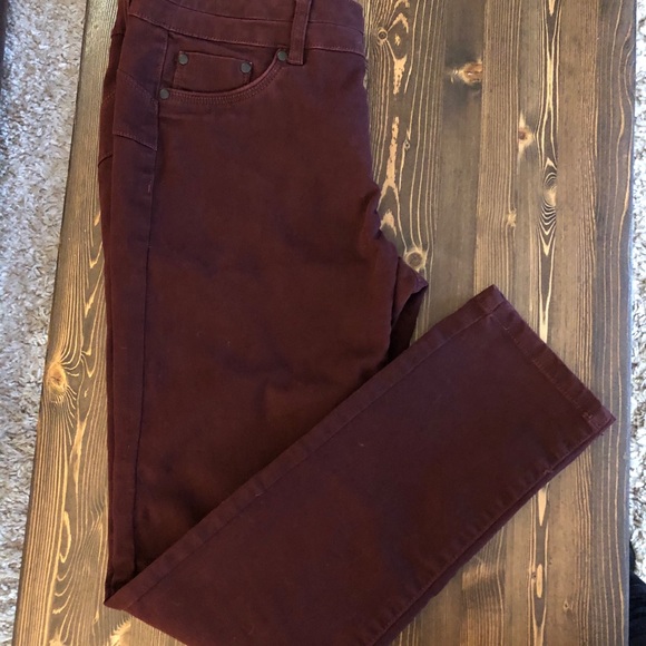 Suko Jeans - deep burgundy